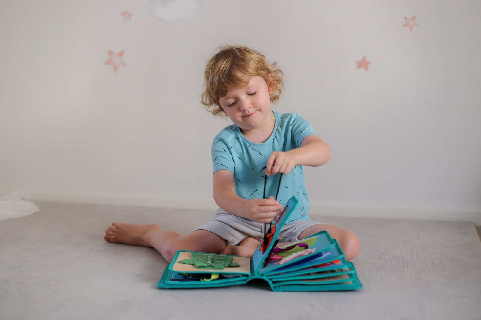 My First Book 2 - Dressing Frames (3Y+)